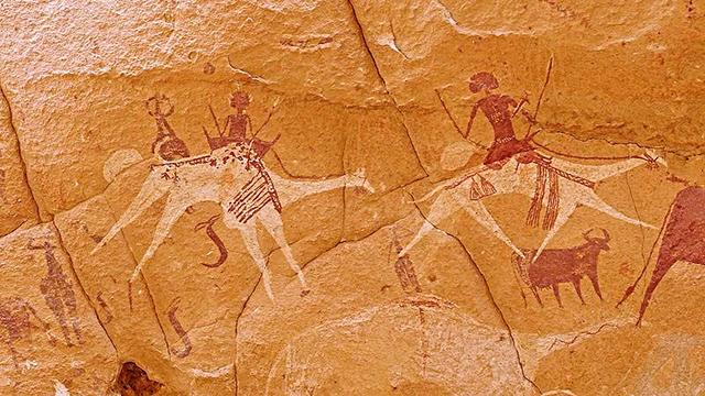 撒哈拉沙漠上的史前岩画;有猎人,牛,长颈(9400997)-20210705072131.