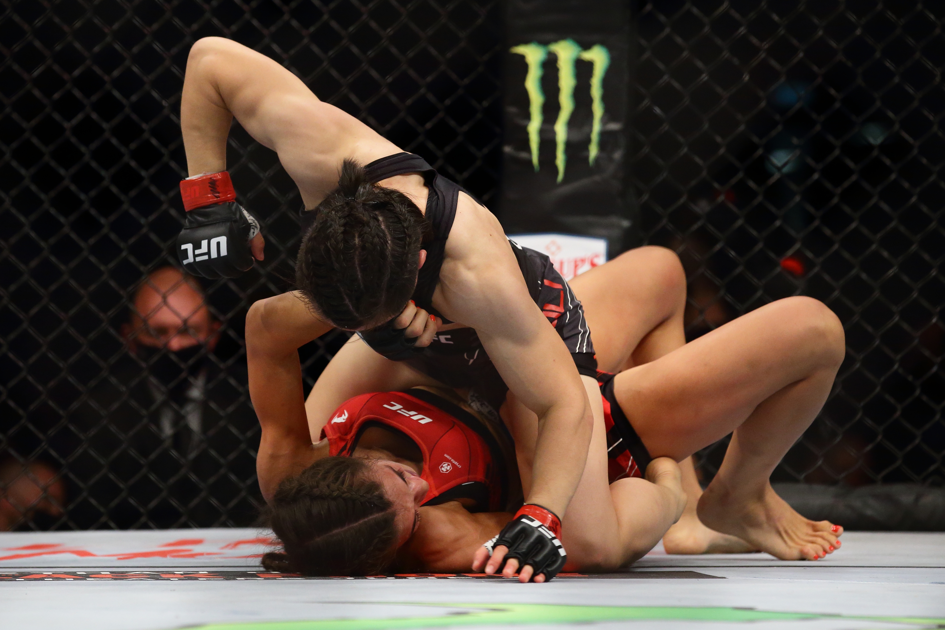 张伟丽ko乔安娜 收获冠军挑战权