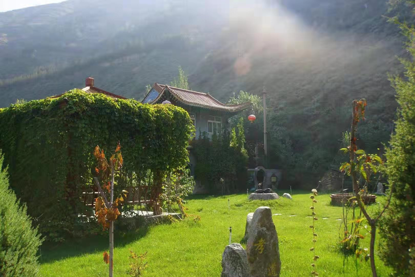 保障清明节祭扫兰州市龙凤园公墓这样做