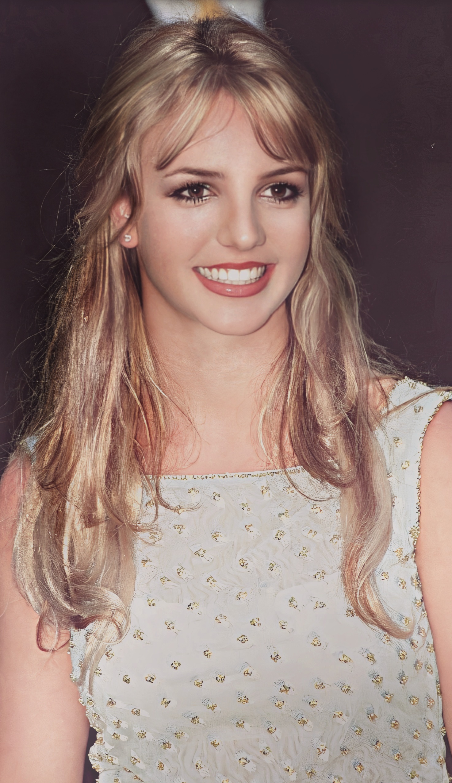 离开恶父之后布兰妮决定书写创伤0210月8日下午,出版社的编辑给小崔的