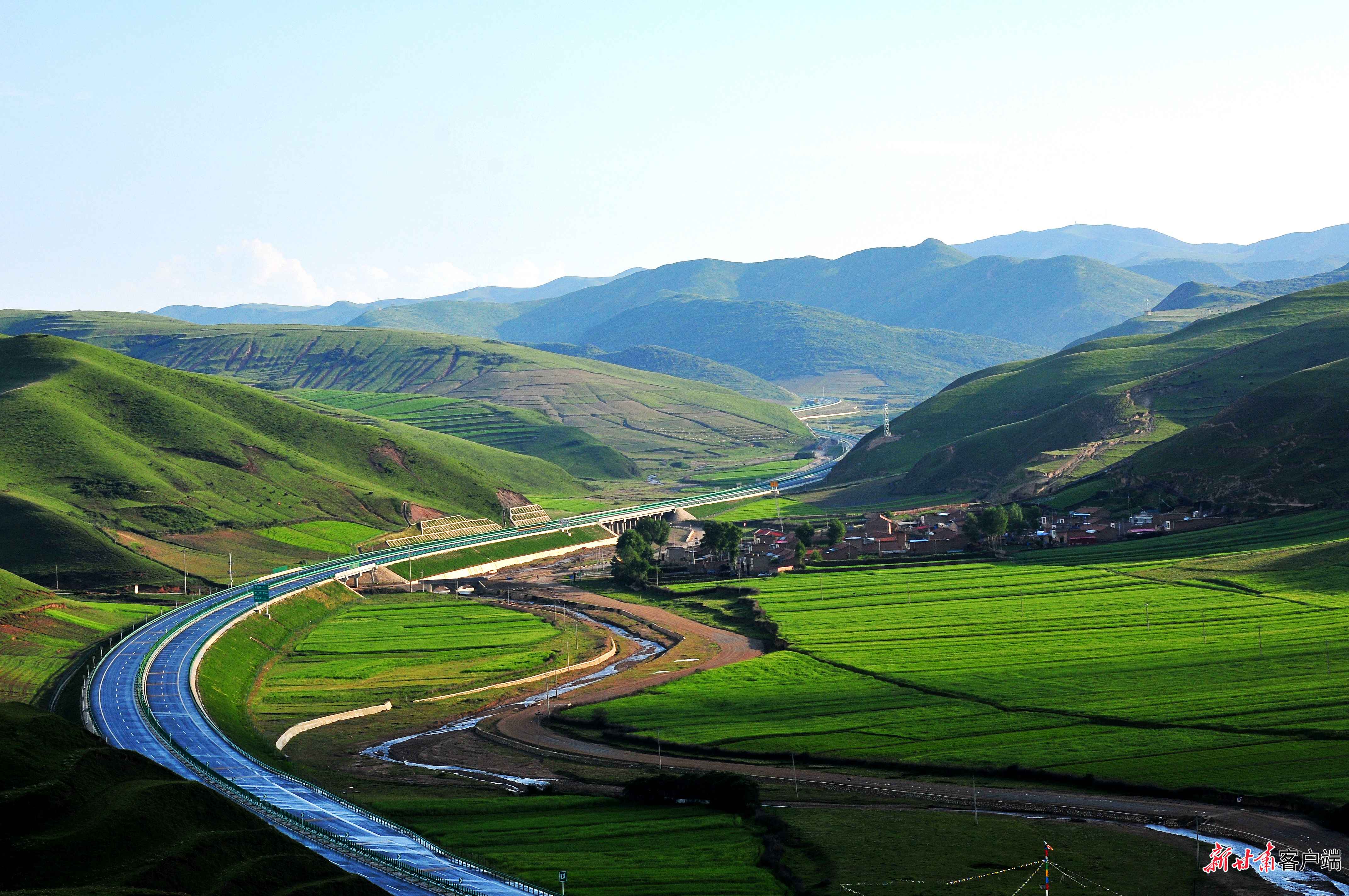 奋进新征程建功新时代甘肃日报社甘肃日报报业集团全媒体采访活动夏河
