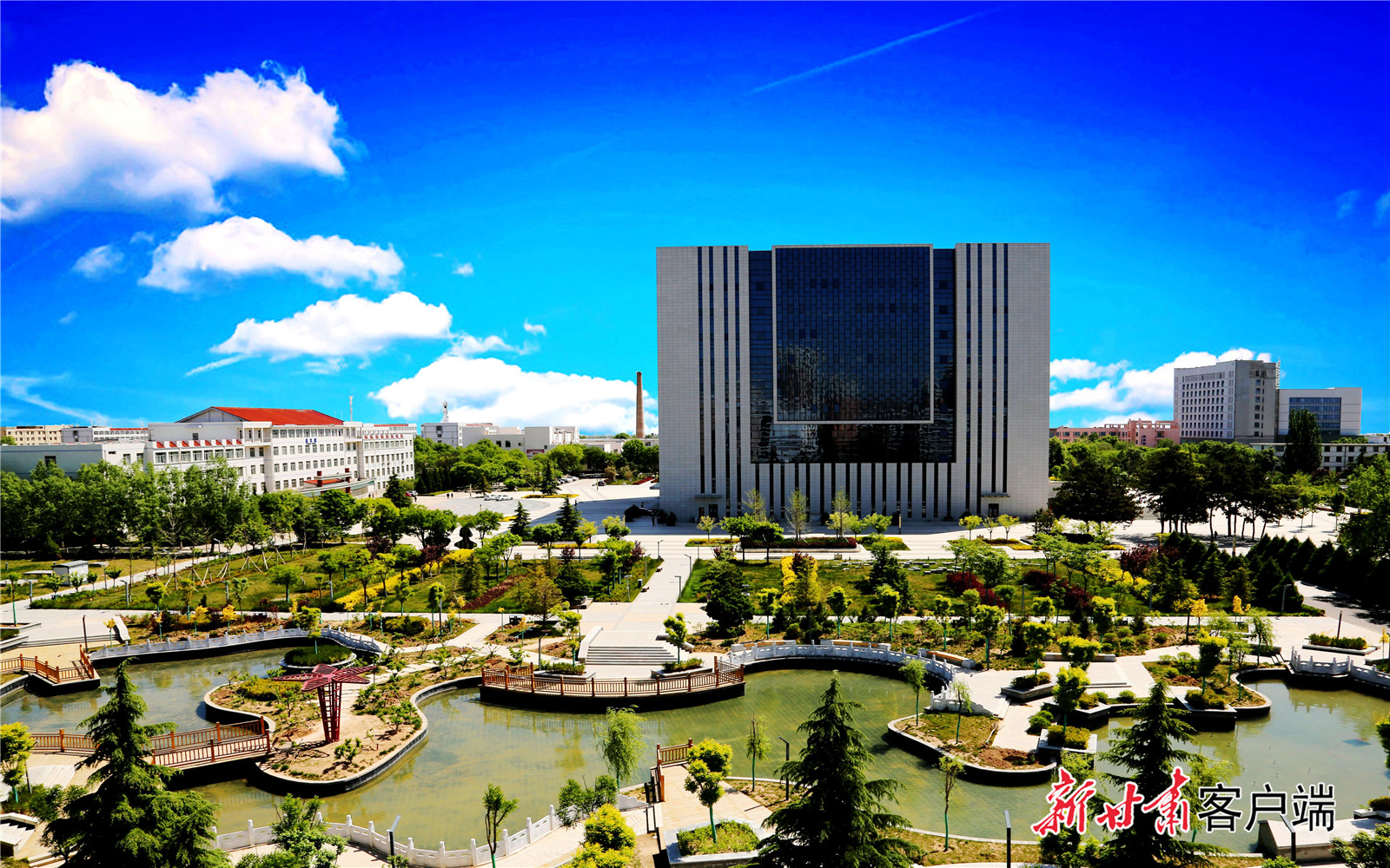 【贯彻二十大精神·党组织书记专访】陇东学院党委书记任尔昕:高举