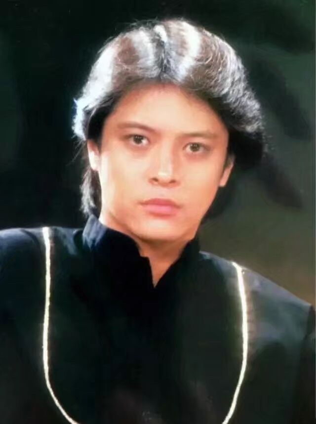唱红《外婆的澎湖湾》的台湾歌手刘文正走了,他是华语歌坛"偶像鼻祖"