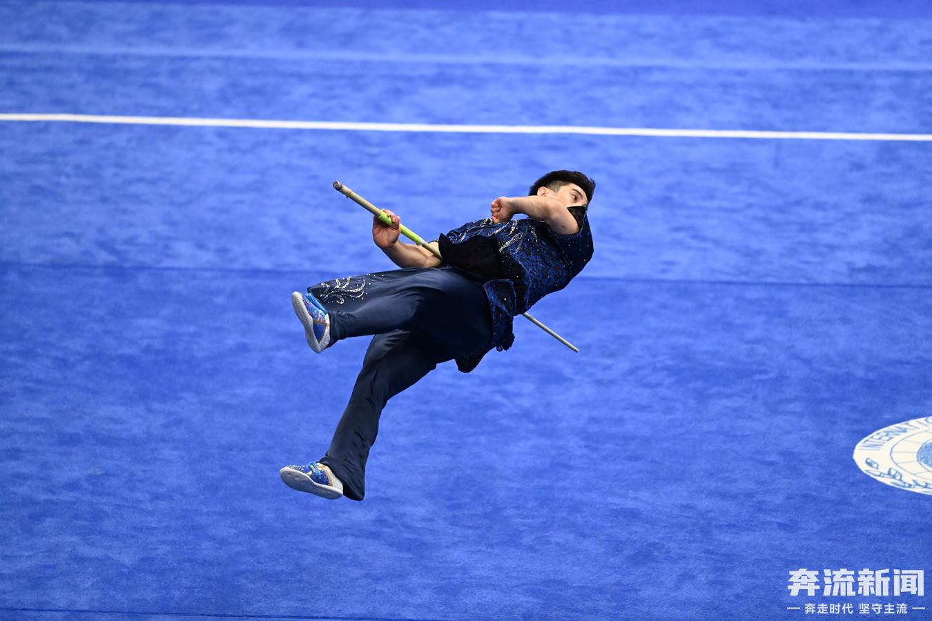 甘肃选手亚运首金常志昭夺武术刀棍全能冠军