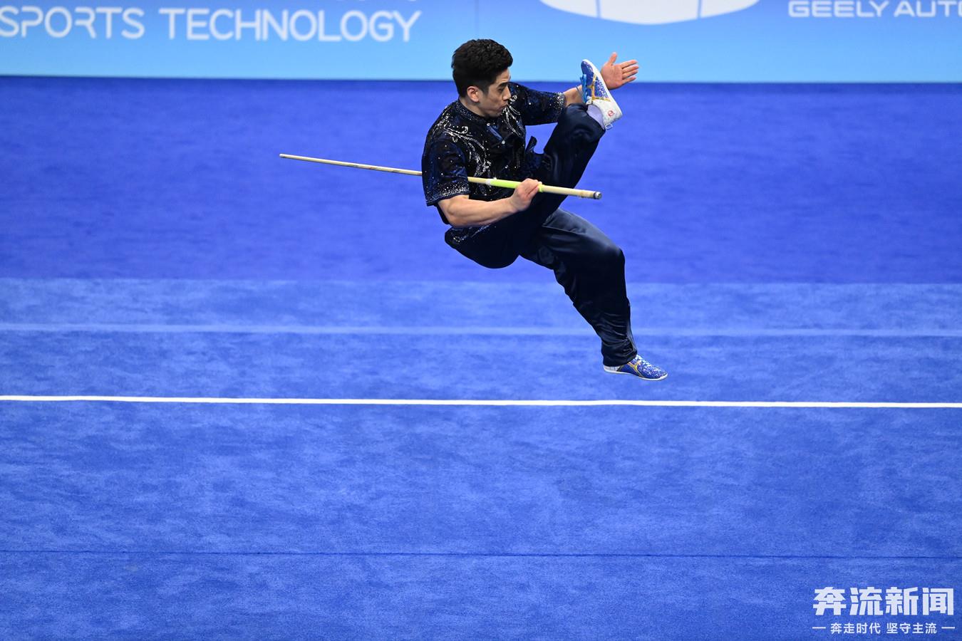 甘肃选手亚运首金常志昭夺武术刀棍全能冠军